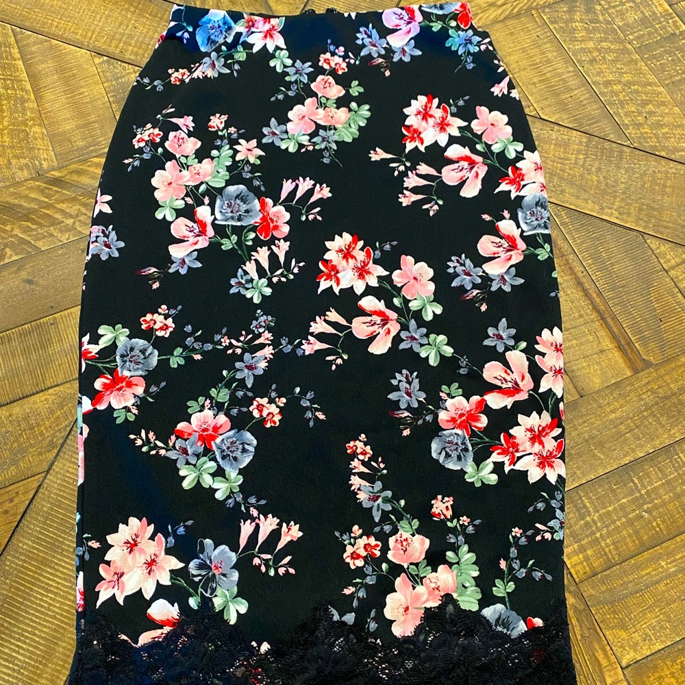 Express Floral Pencil Skirt with Lace Trim